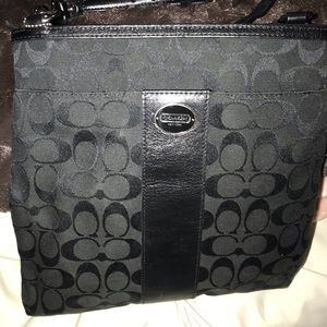 Coach crossbody black signature